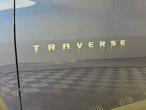 Used 2022 Chevrolet Traverse LT AWD/4WD image 11