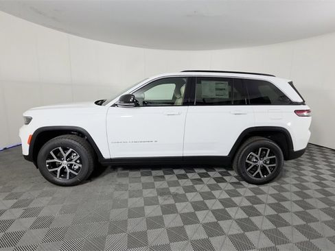 New 2025 Jeep Grand Cherokee Limited image 7