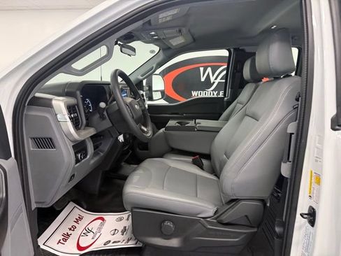 New 2026 Ford F250 XL w/ XL Chrome Package RWD image 9