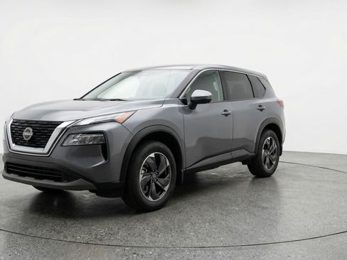 Used 2025 Nissan Rogue SV AWD/4WD image 3