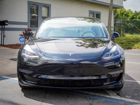 Used 2023 Tesla Model 3 Standard Range RWD image 2