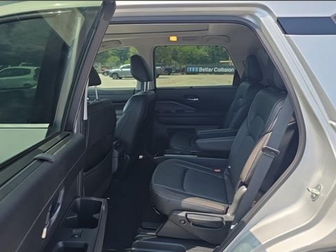 Certified 2024 Nissan Pathfinder SL w/ SL Premium Package AWD/4WD image 6