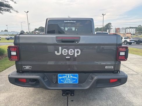 Used 2021 Jeep Gladiator Overland w/ Popular Equipment Package image 6