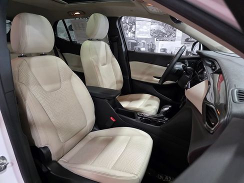 Used 2021 Buick Encore GX Essence w/ Advanced Technology Package AWD/4WD image 18