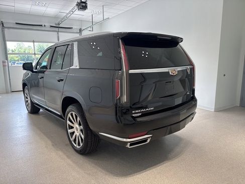 Used 2022 Cadillac Escalade Premium Luxury Platinum image 5
