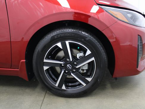 Used 2025 Nissan Sentra SV image 4