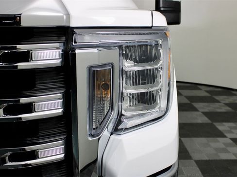 Used 2023 GMC Sierra 3500 SLE w/ SLE Convenience Package image 3