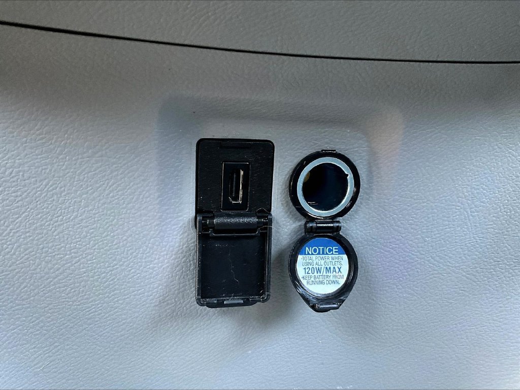 Used 2019 Toyota Sienna XLE Premium w/ Carpet Mat Package AWD/4WD image 18
