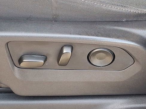 Used 2025 Chevrolet Silverado 1500 LT image 28