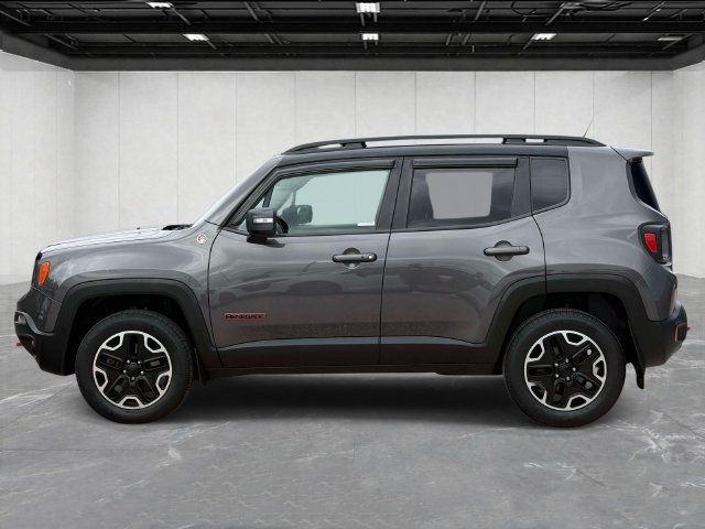 Certified 2017 Jeep Renegade Trailhawk w/ Premium Trailhawk Package AWD/4WD image 8