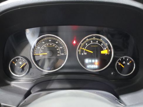 Used 2015 Jeep Compass High Altitude FWD image 35
