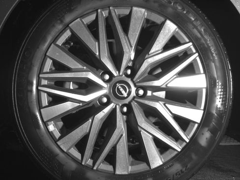Used 2025 Nissan Altima 2.5 SV FWD image 12