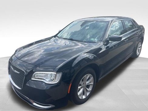 Used 2022 Chrysler 300 Touring image 27