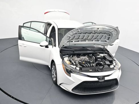 Used 2021 Toyota Corolla LE FWD image 25