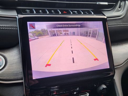 Used 2025 Jeep Grand Cherokee Limited RWD image 18