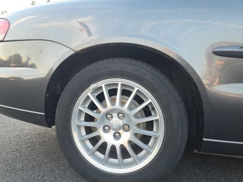 Used 2004 Chrysler Sebring LX FWD image 10