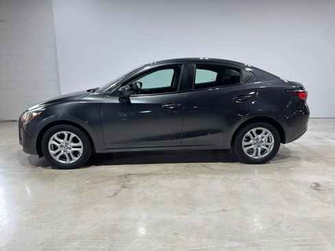 Used 2017 Toyota Yaris iA FWD image 5