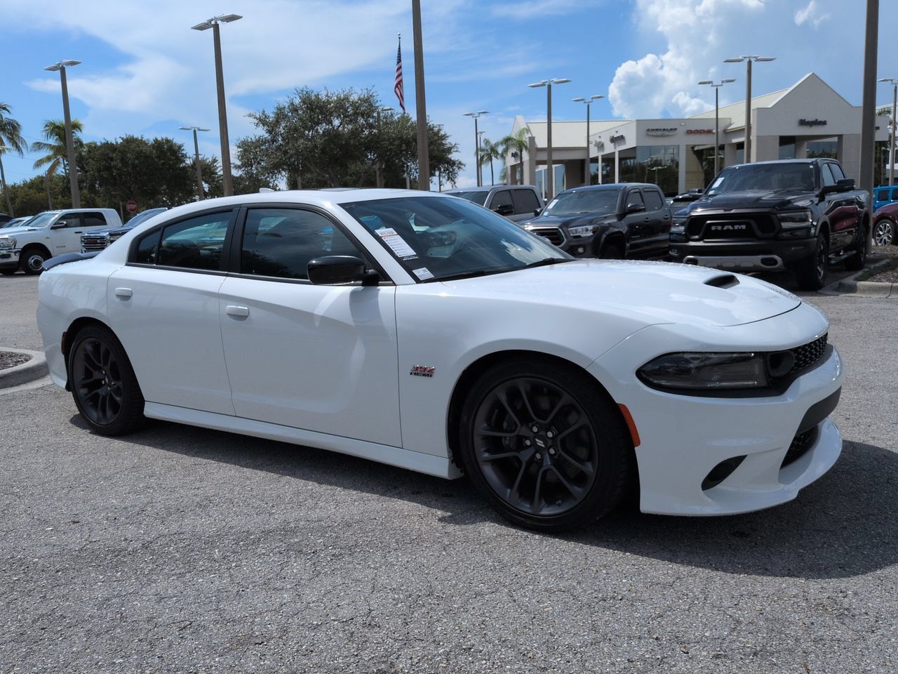 Used 2023 Dodge Charger Scat Pack w/ Plus Group RWD image 2