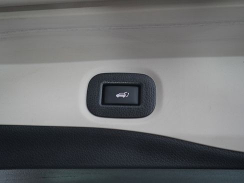 Used 2020 Nissan Rogue SV AWD/4WD image 11