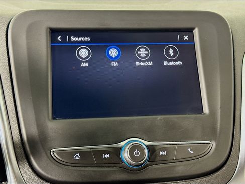 Used 2022 Chevrolet Equinox LT w/ Driver Convenience Package image 32