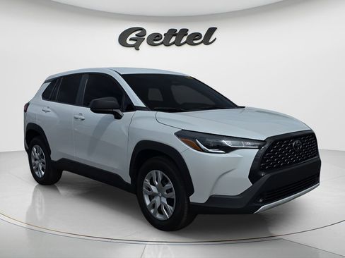 Used 2025 Toyota Corolla Cross L image 1