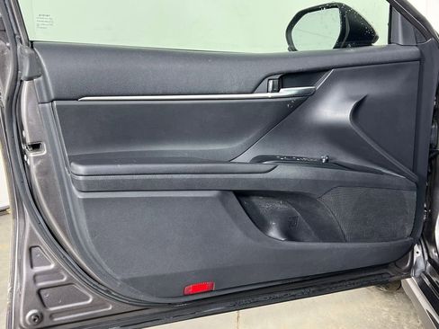 Used 2020 Toyota Camry SE image 14