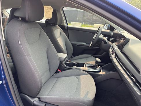 Used 2025 Kia K4 FWD image 31