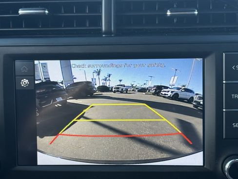 Certified 2025 Kia Soul LX image 22