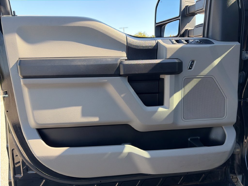 Used 2017 Ford F250 XL w/ Power Equipment Group AWD/4WD image 13