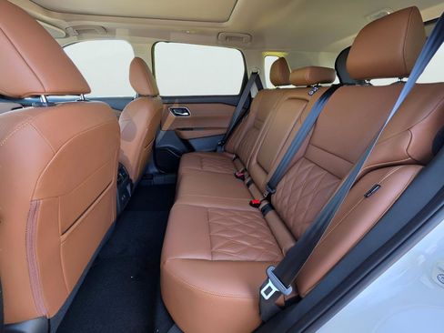 New 2026 Nissan Rogue Platinum AWD/4WD image 32