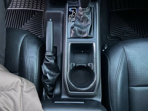 Used 2018 Toyota Tacoma SR image 60