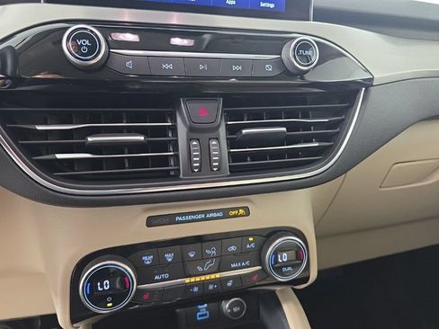 Used 2021 Ford Escape Titanium FWD image 20