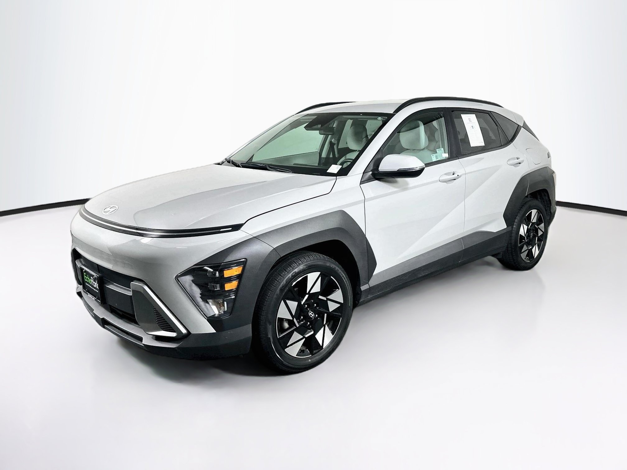 Used 2025 Hyundai Kona SEL FWD image 3
