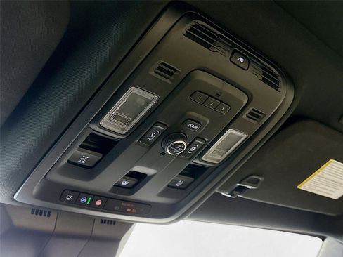 Used 2024 Cadillac Escalade ESV Premium Luxury image 10