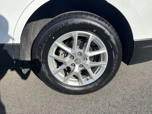 Used 2024 Chevrolet Equinox LT AWD/4WD image 33