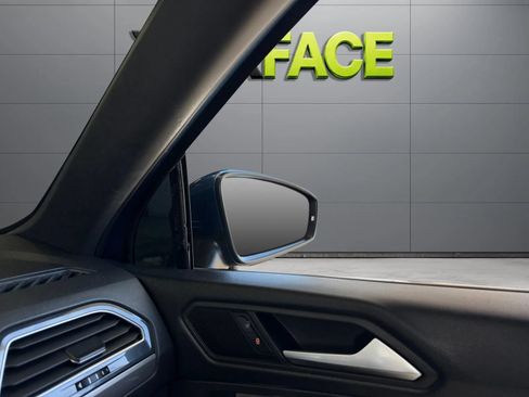 Used 2019 Volkswagen Tiguan SEL R-Line AWD/4WD image 42