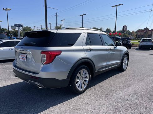 Used 2023 Ford Explorer Limited w/ Limited Technology Package RWD image 4