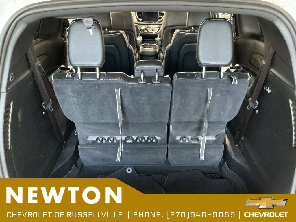 Used 2025 Chrysler Pacifica Limited FWD image 24