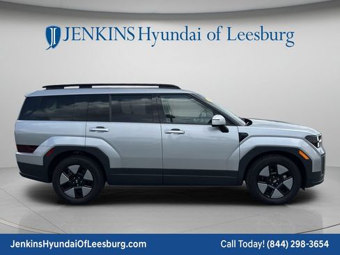 Used 2024 Hyundai Santa Fe SEL FWD image 3