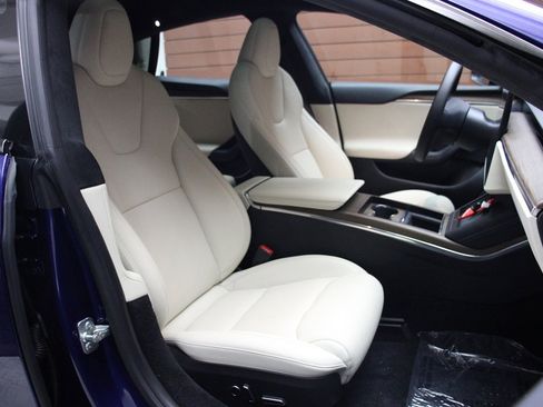 Used 2022 Tesla Model S AWD image 13