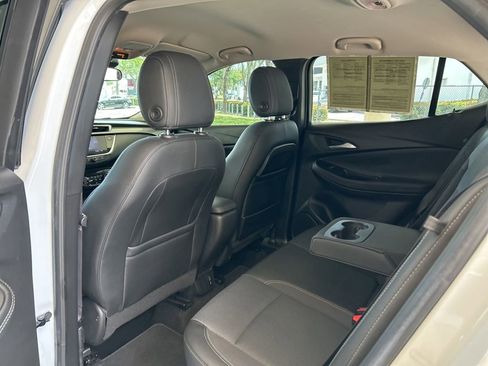 Used 2022 Buick Encore GX Select image 34