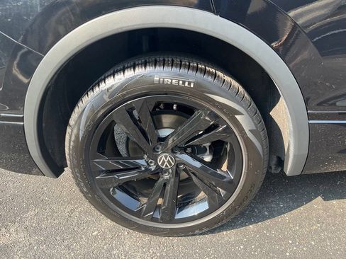 Certified 2024 Volkswagen Tiguan SE R-Line AWD/4WD image 33