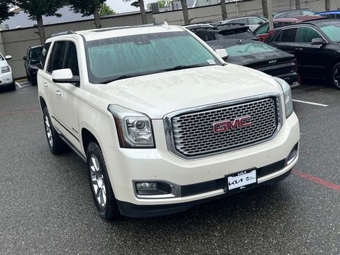 Used 2015 GMC Yukon Denali w/ Premium Package AWD/4WD image 5