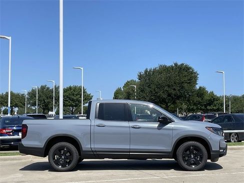 New 2025 Honda Ridgeline Black Edition image 3