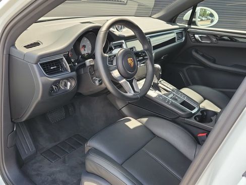 Certified 2015 Porsche Macan S AWD/4WD image 4