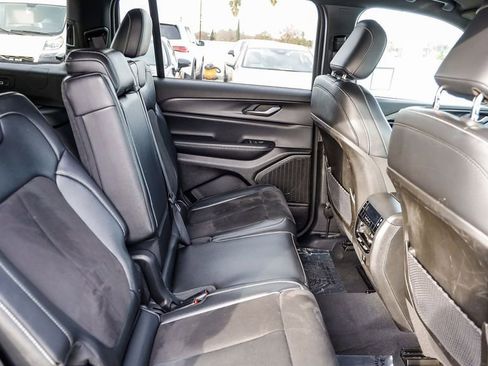 Certified 2024 Jeep Grand Cherokee L Altitude image 19