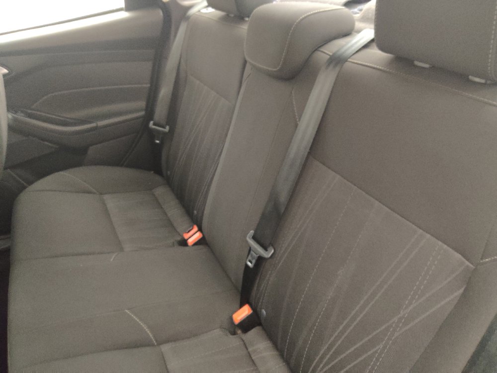 Used 2016 Ford Focus SE FWD image 18