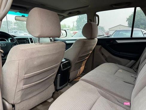 Used 2005 Toyota 4Runner SR5 AWD/4WD image 13