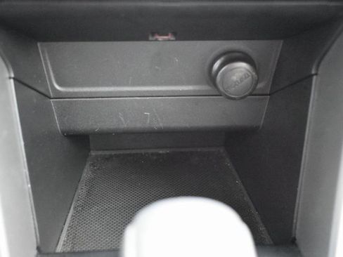 Used 2015 Subaru Forester 2.5i Touring w/ Eyesight & Navigation System image 28