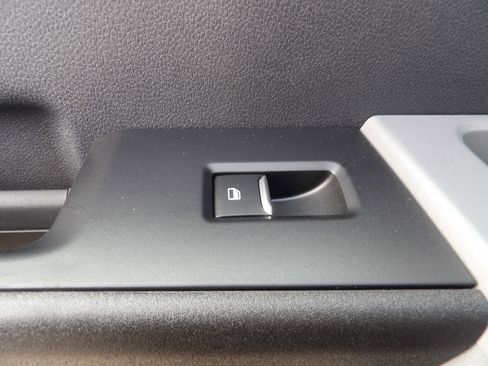 Used 2024 Ford F550 2WD Crew Cab Super Duty image 30